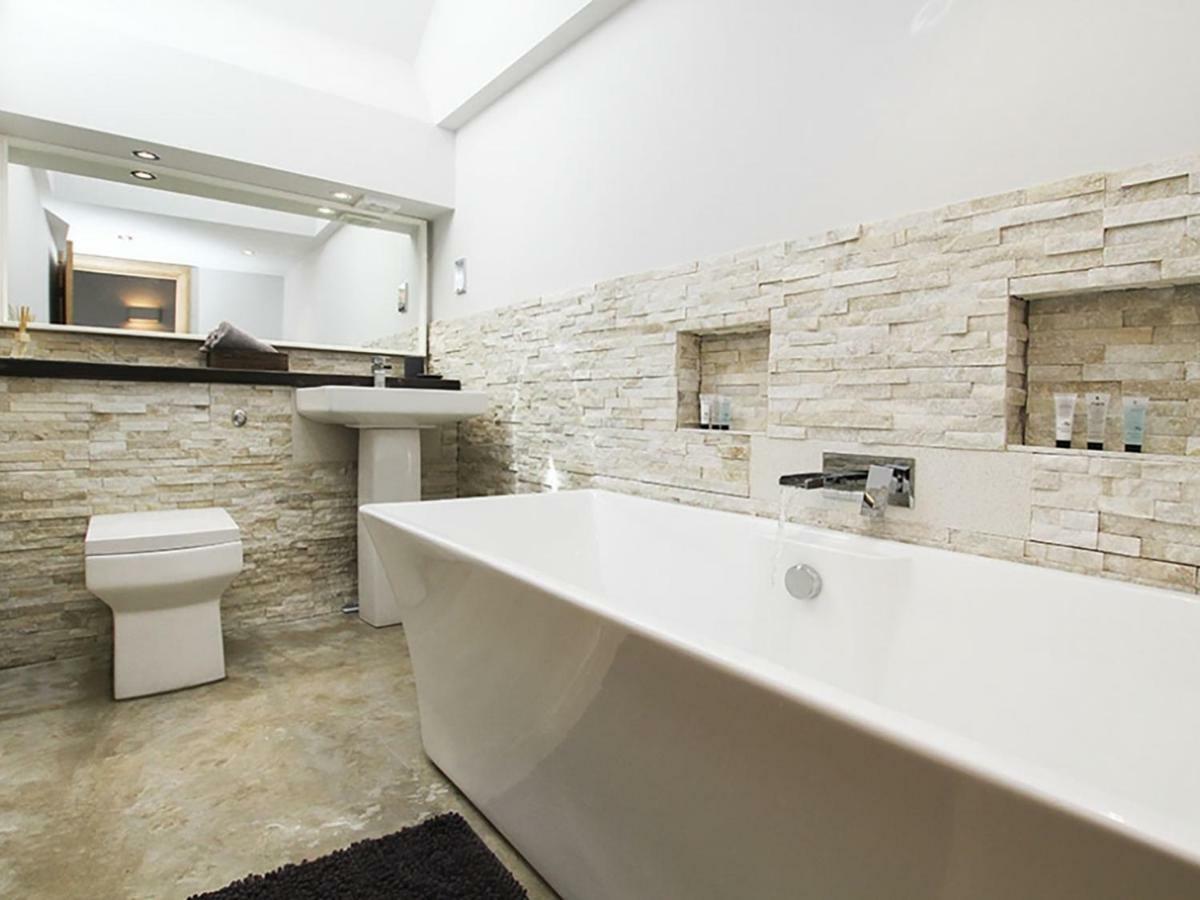 Villa Rhyd Angharad Barns à Llanrhyddlad Extérieur photo